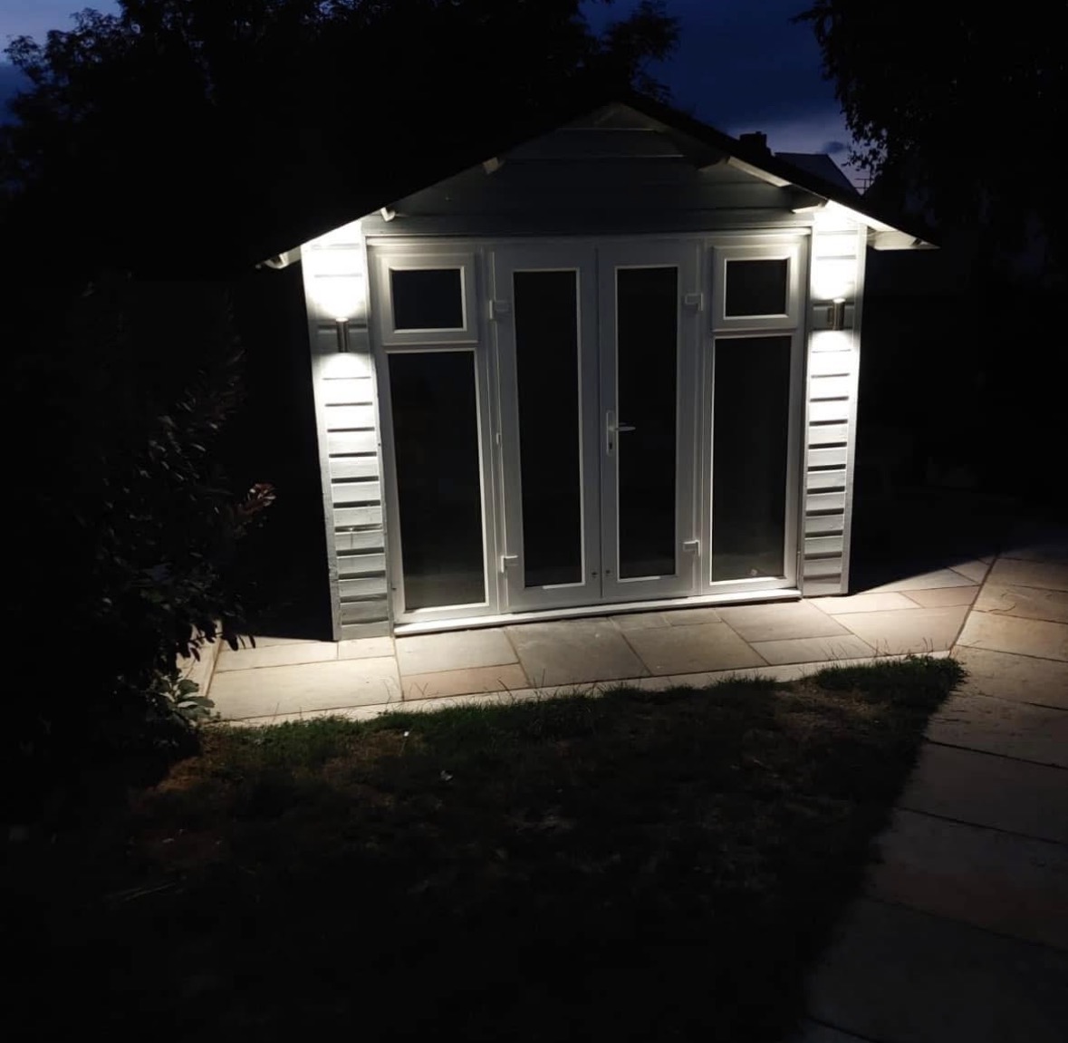 Garden room exterior lighting